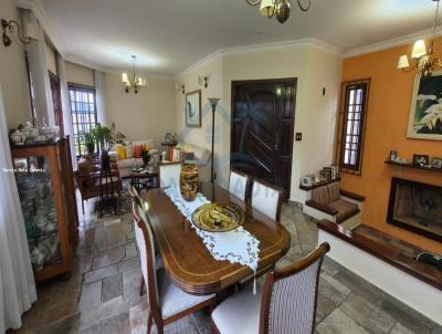 Casa para Venda, em Mogi das Cruzes, bairro Vila Lav�nia, 3 dormit�rios, 2 banheiros, 1 su�te, 4 vagas